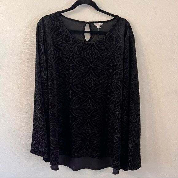 NWT CATO Blouse Size 18/20W Black Velvet Top Bell Sleeve Burn Out Plus Size - Picture 1 of 6